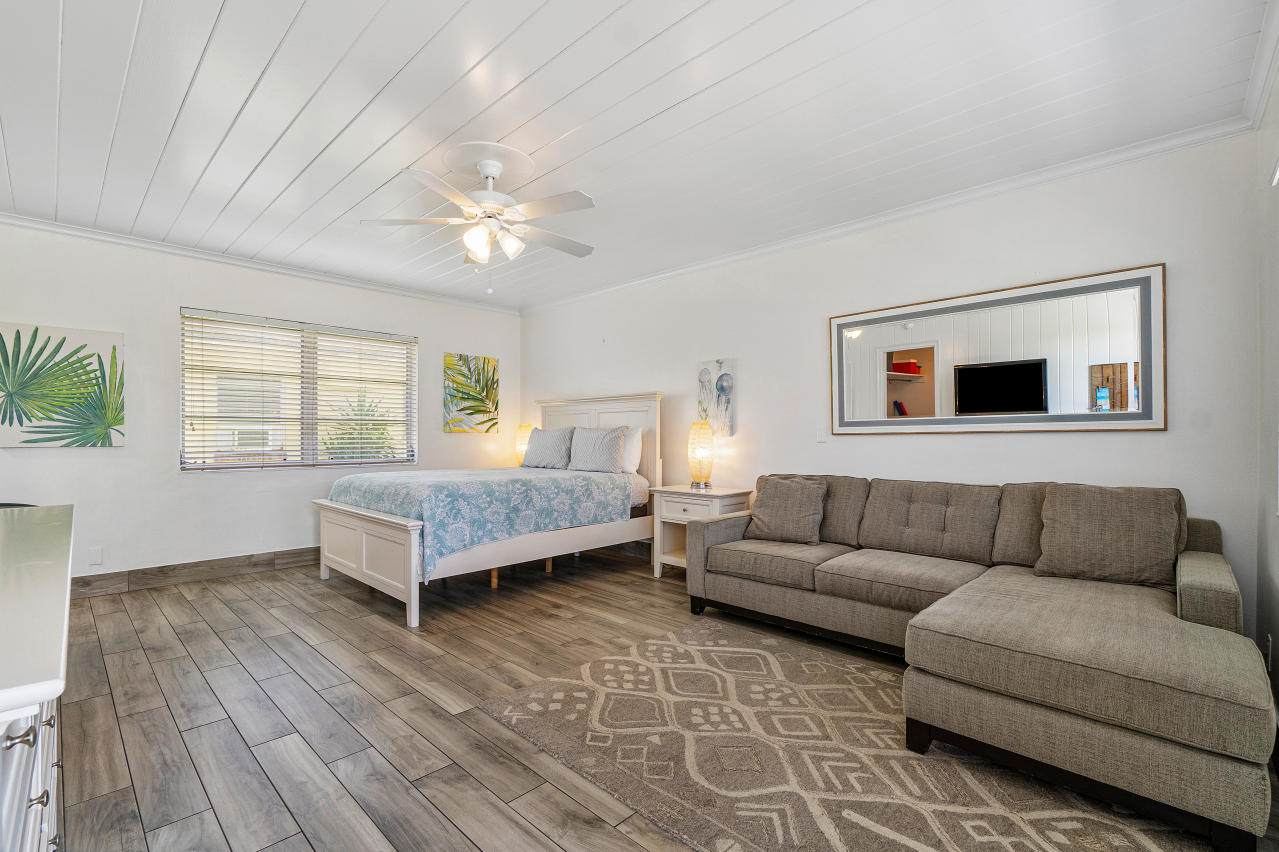 30 Andrews Avenue - Photo 1