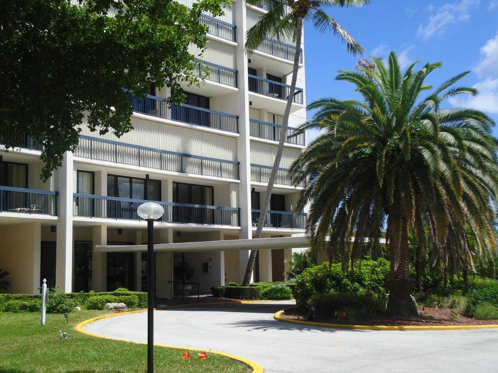 2425 Presidential Way - Photo 1