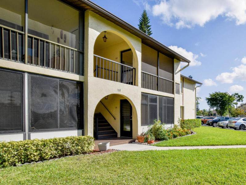 308 Pine Ridge Circle - Photo 1