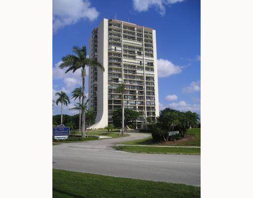 2000 Presidential Way - Photo 1