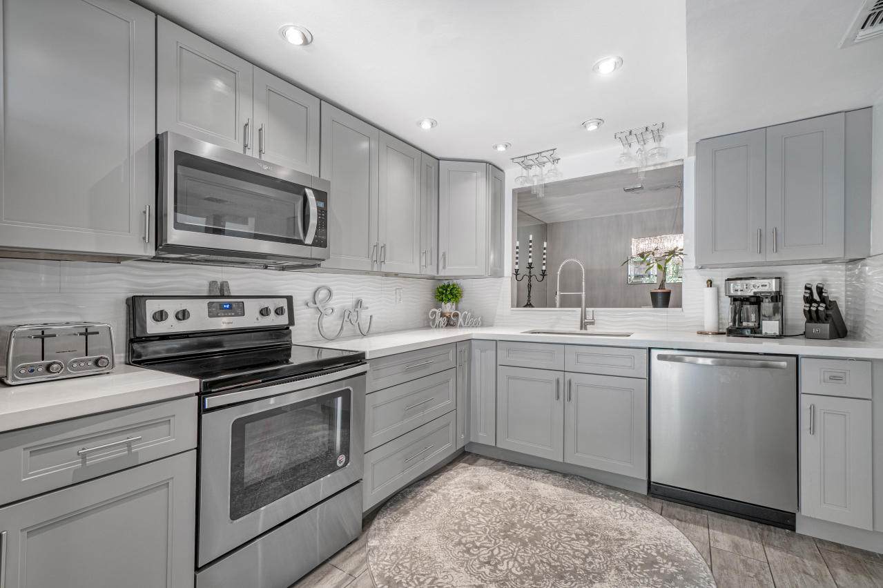 6595 Parkview Drive - Photo 1