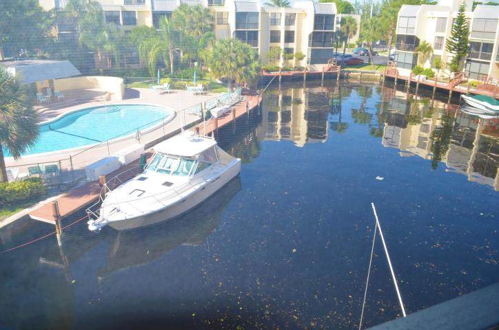 9 Royal Palm Way - Photo 1