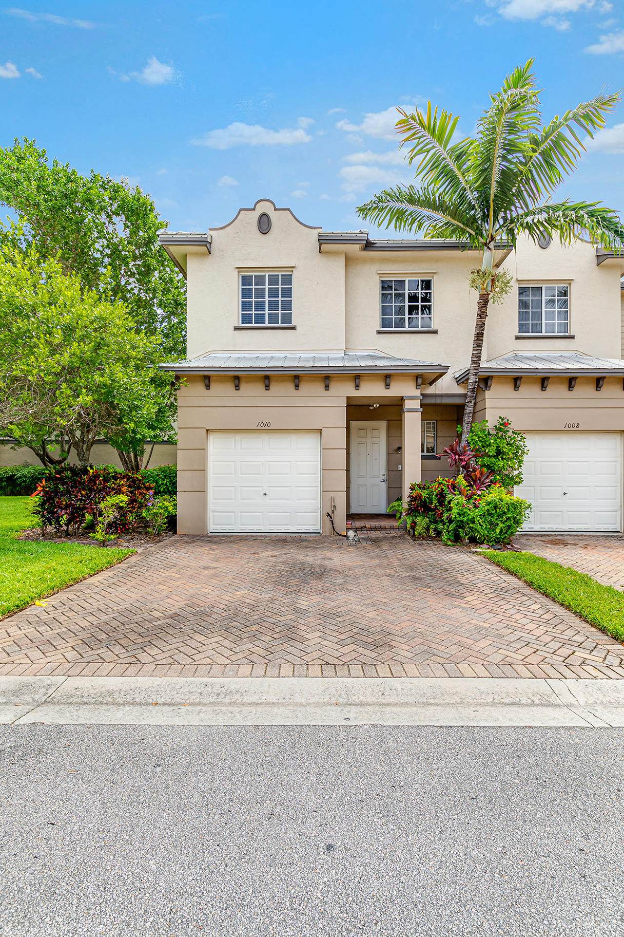 1010 Abaco Lane - Photo 1
