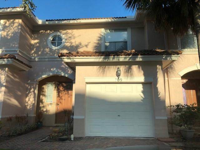 709 Seminole Palms Drive - Photo 1