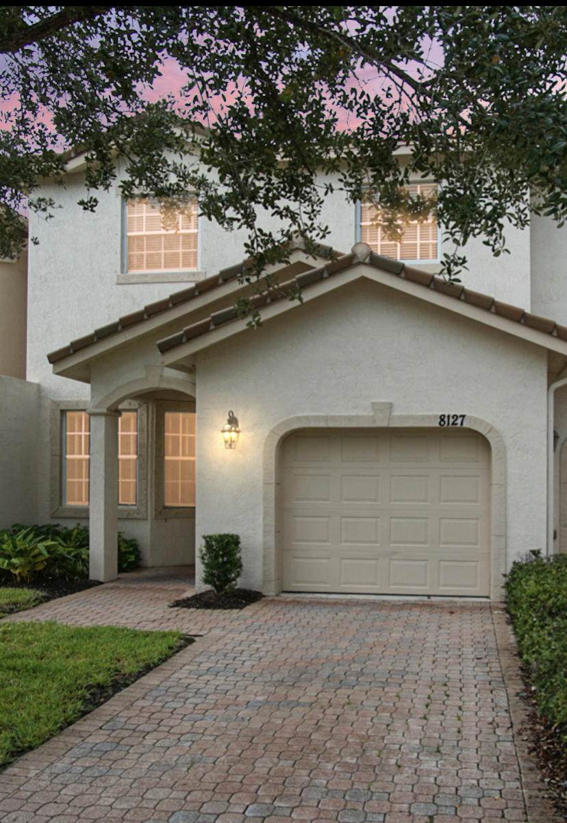 8127 Carnoustie Place - Photo 1