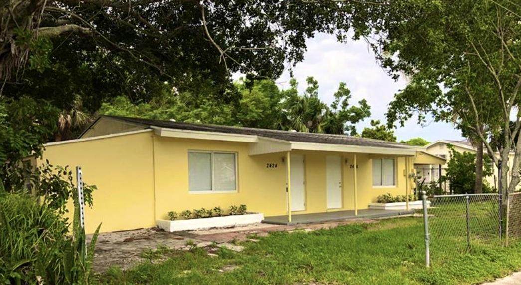 2424 Nokomis Avenue - Photo 1