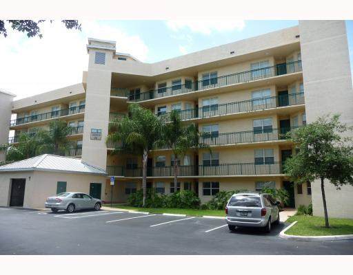 26 Royal Palm Way - Photo 1