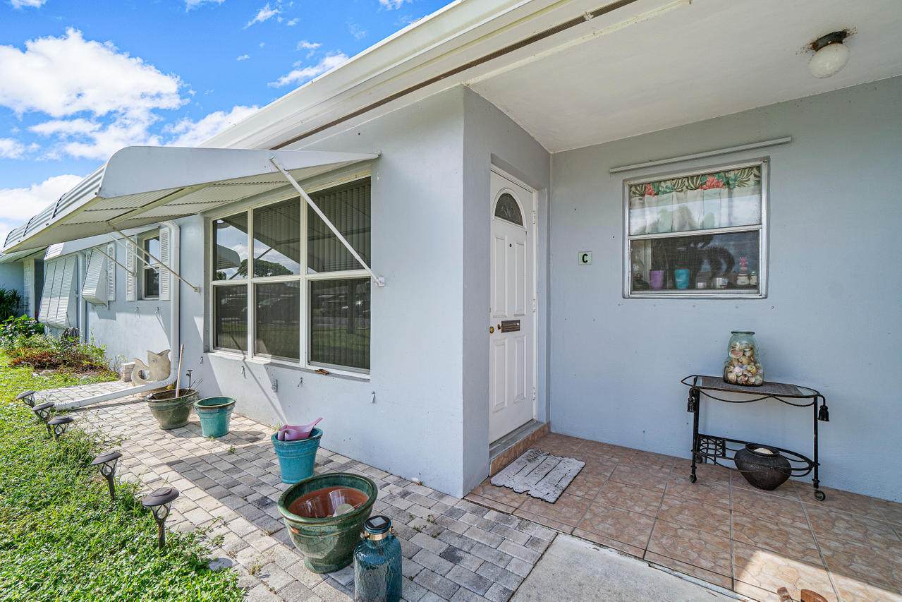 285 Main Boulevard - Photo 1