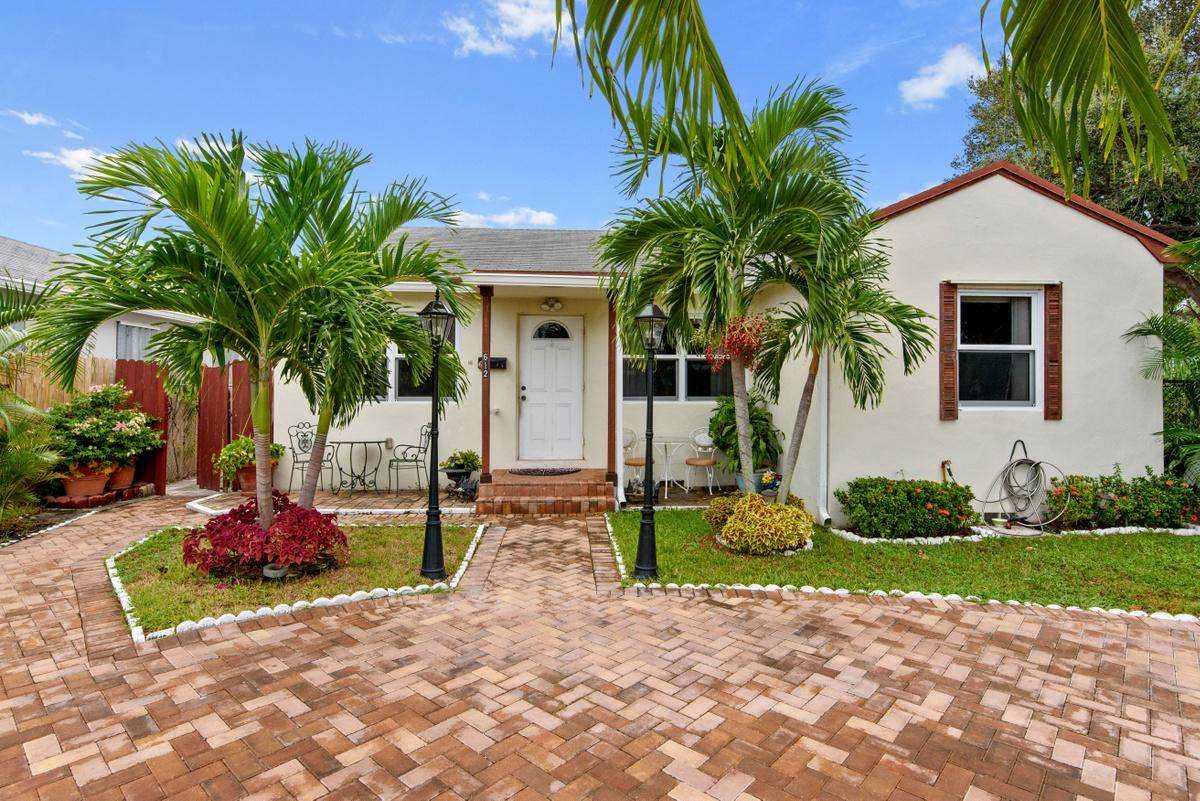 612 C Street - Photo 1