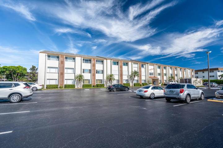 125 Shore Court - Photo 1