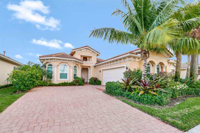 284 Carina Drive - Photo 1