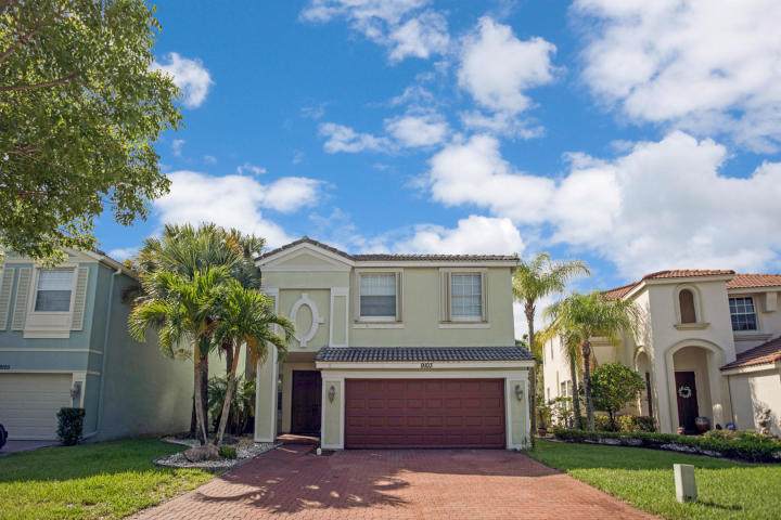 9103 Dupont Place - Photo 1