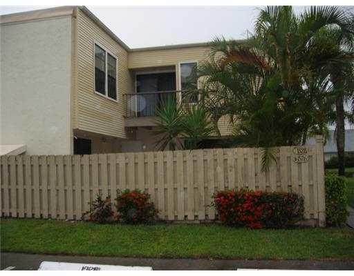 1528 Shaker Circle - Photo 1
