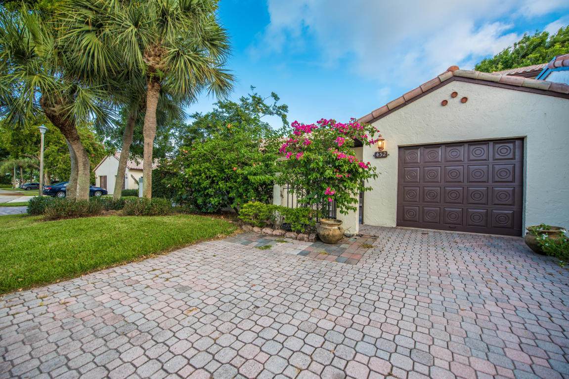 452 Ashwood Place - Photo 1