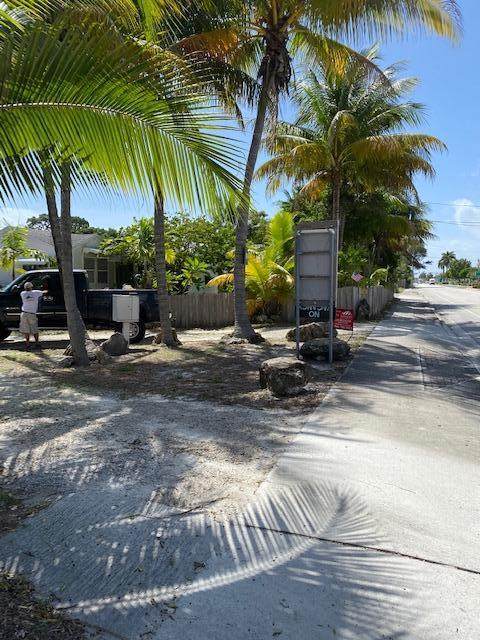 3045 Federal Highway - Photo 1