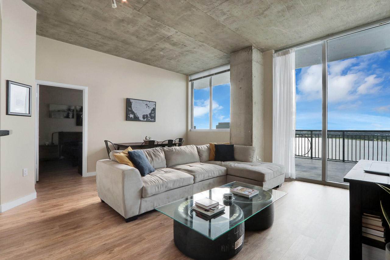 300 Australian Avenue - Photo 1