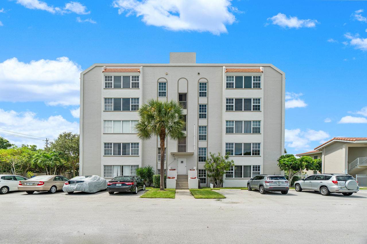 250 20th Street - Photo 1
