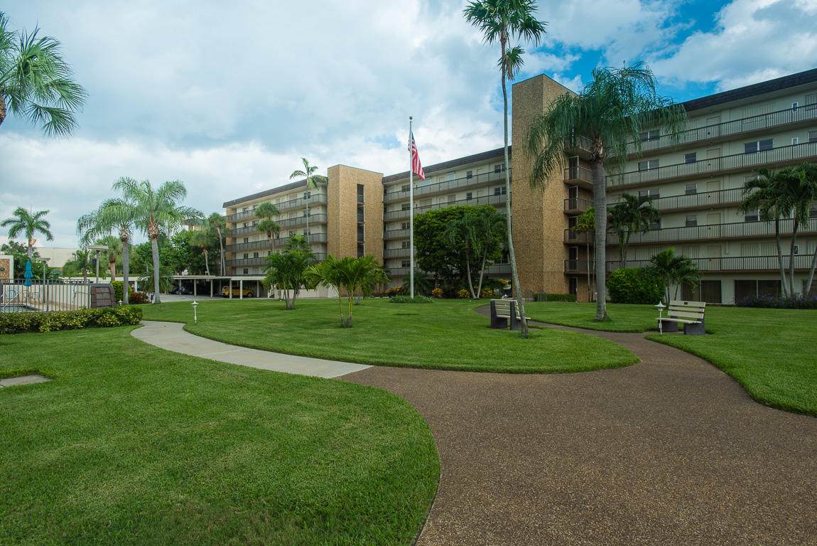 555 4th Avenue - Photo 1