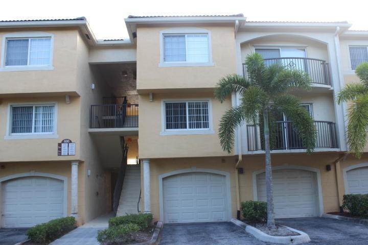 600 Crestwood Court - Photo 1
