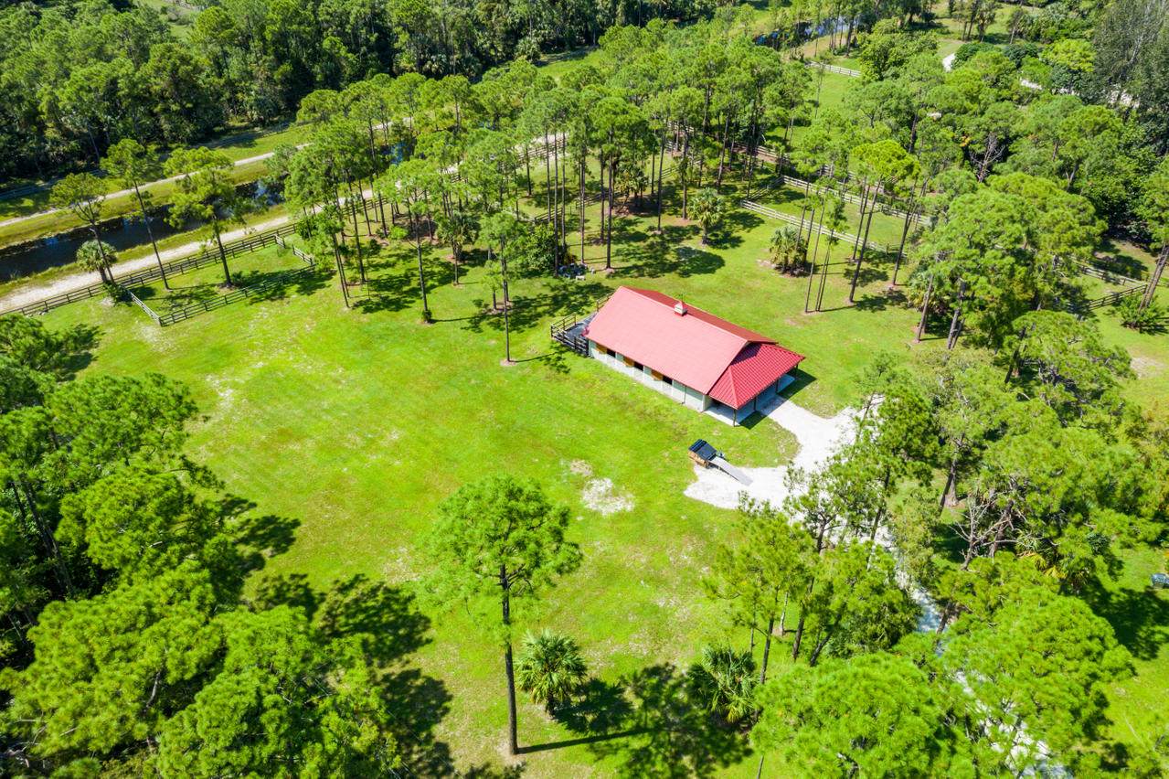 1835 Stallion Drive - Photo 1