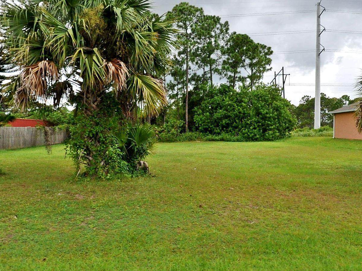 1702 Mackenzie Street - Photo 1