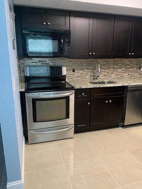 33 7 Avenue - Photo 1