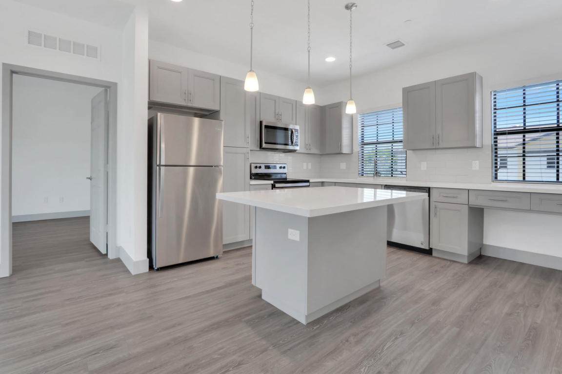 600 14 Court - Photo 1