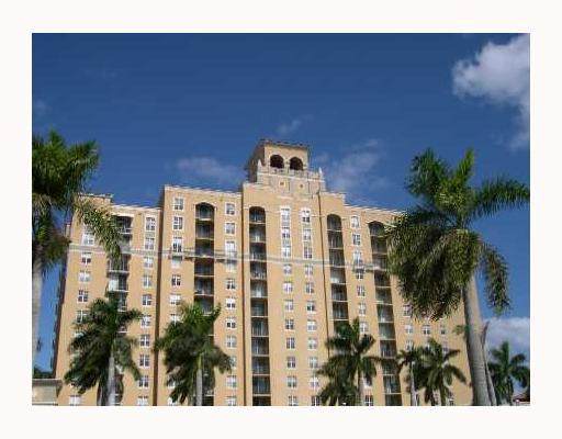 651 Okeechobee Boulevard - Photo 1