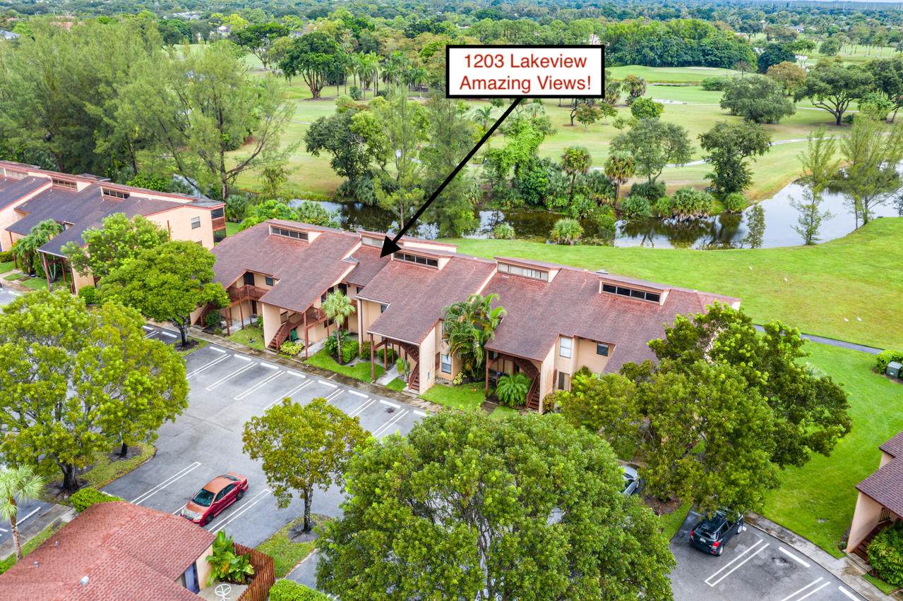 1203 Lakeview Drive - Photo 1