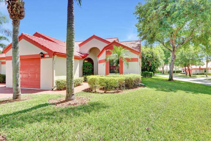 7972 Lexington Club Boulevard - Photo 1