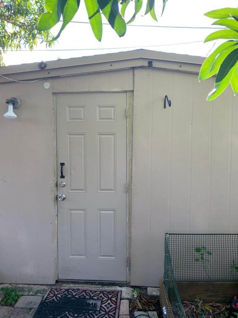 407 Seminole Drive - Photo 1