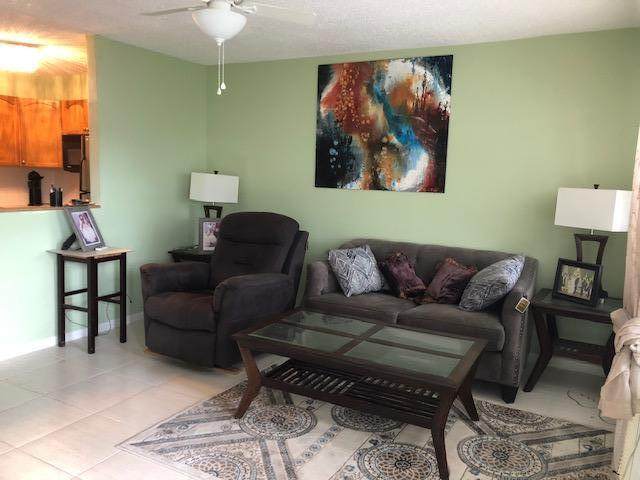 107 Easthampton - Photo 1