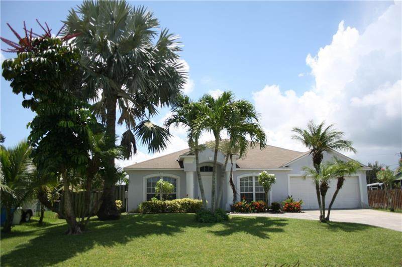 534 Thanksgiving Avenue - Photo 1