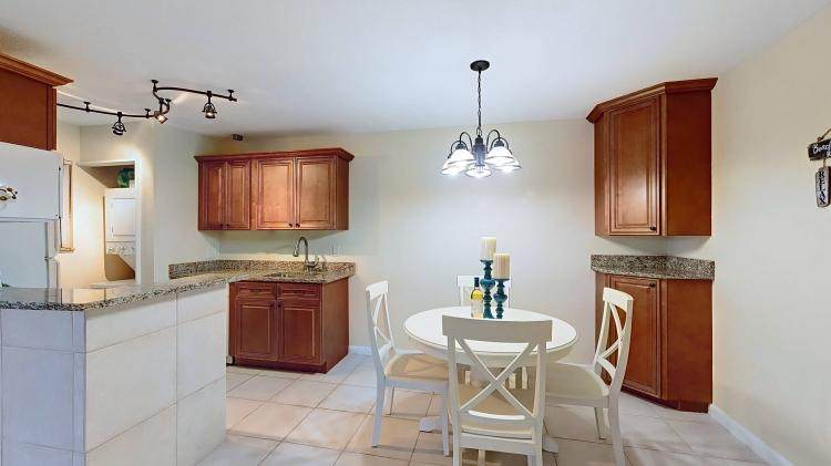 588 Trace Circle - Photo 1