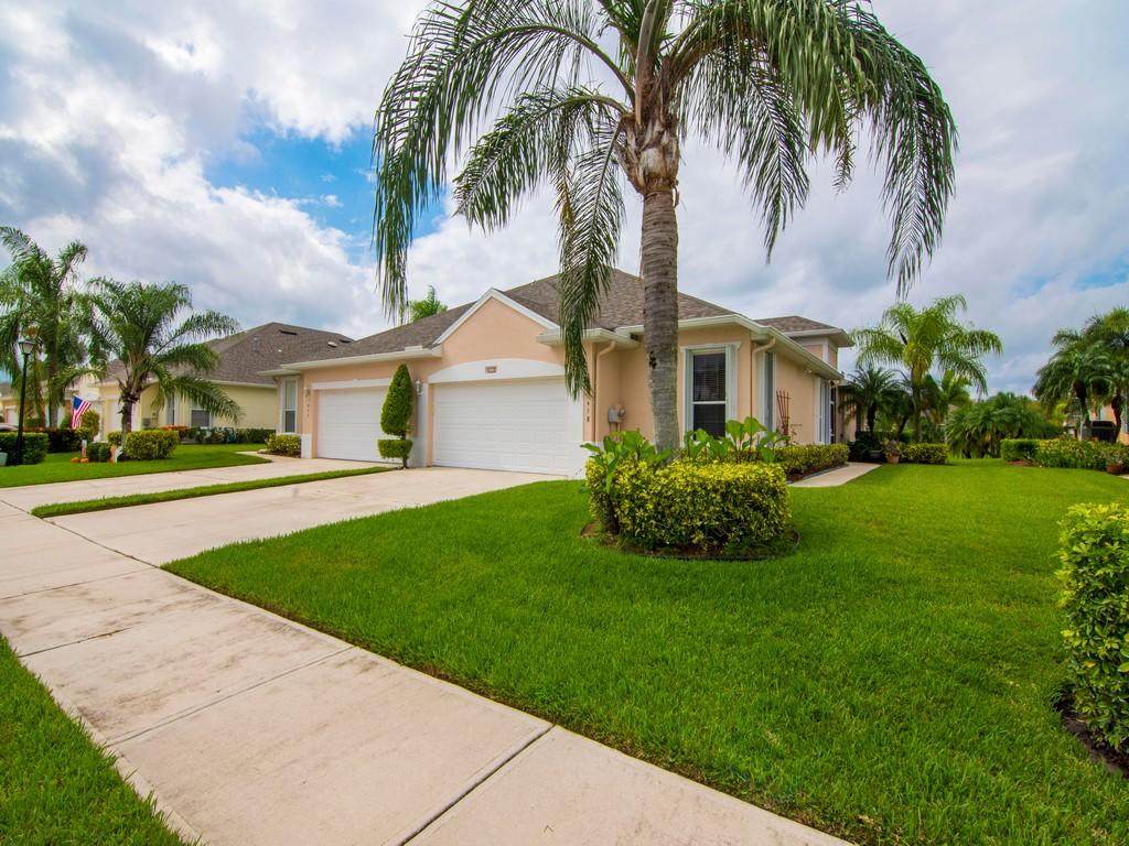 458 Tangerine Square - Photo 1