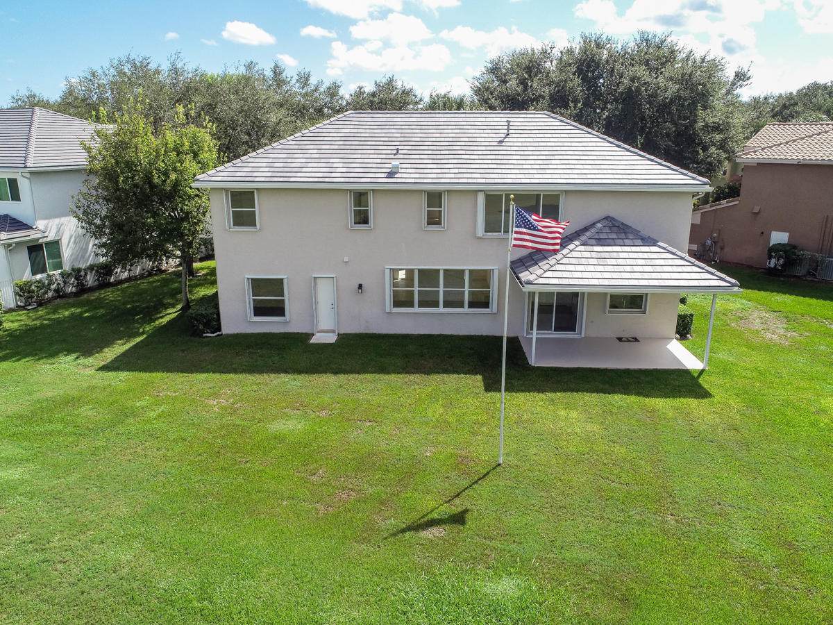 350 Kingfisher Drive - Photo 1