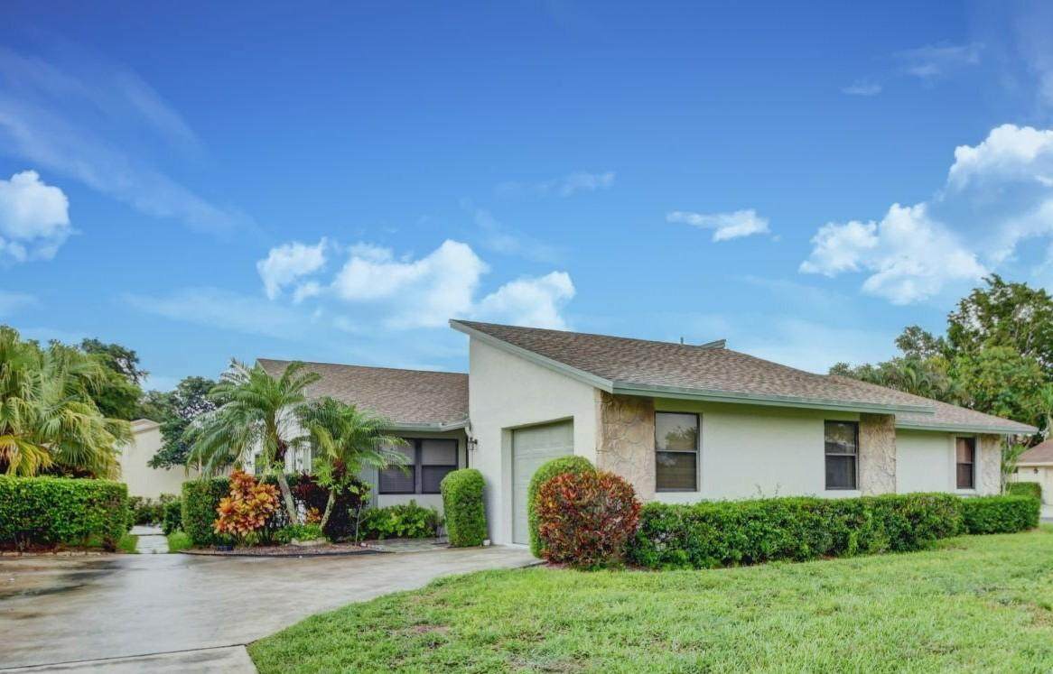2572 10th Street - Photo 1