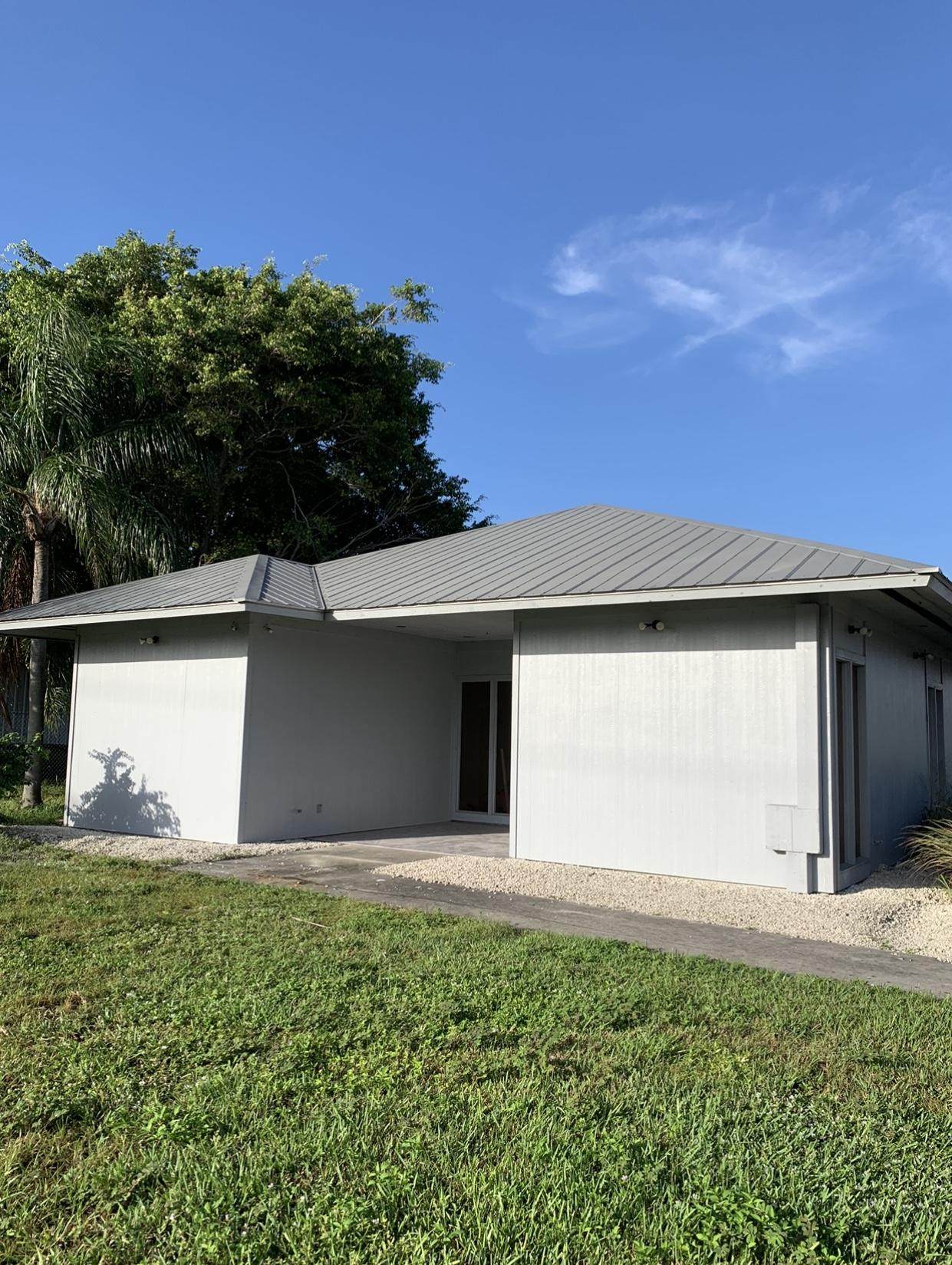 3109 Oleander Avenue - Photo 1