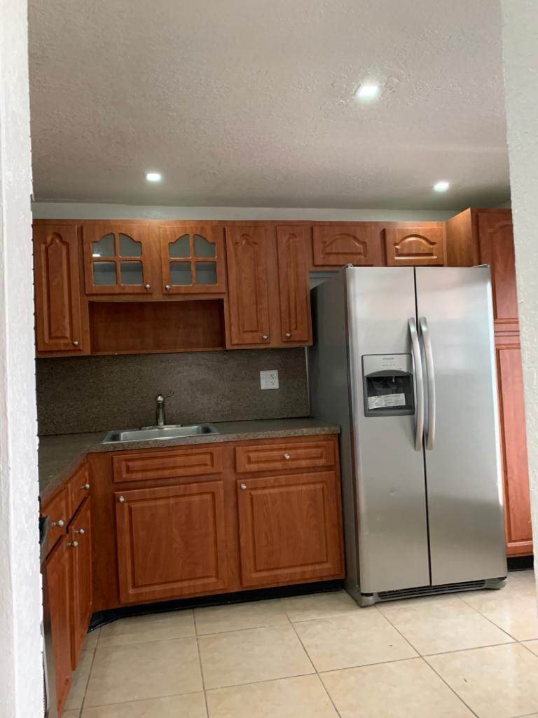 19105 2nd Avenue - Photo 1