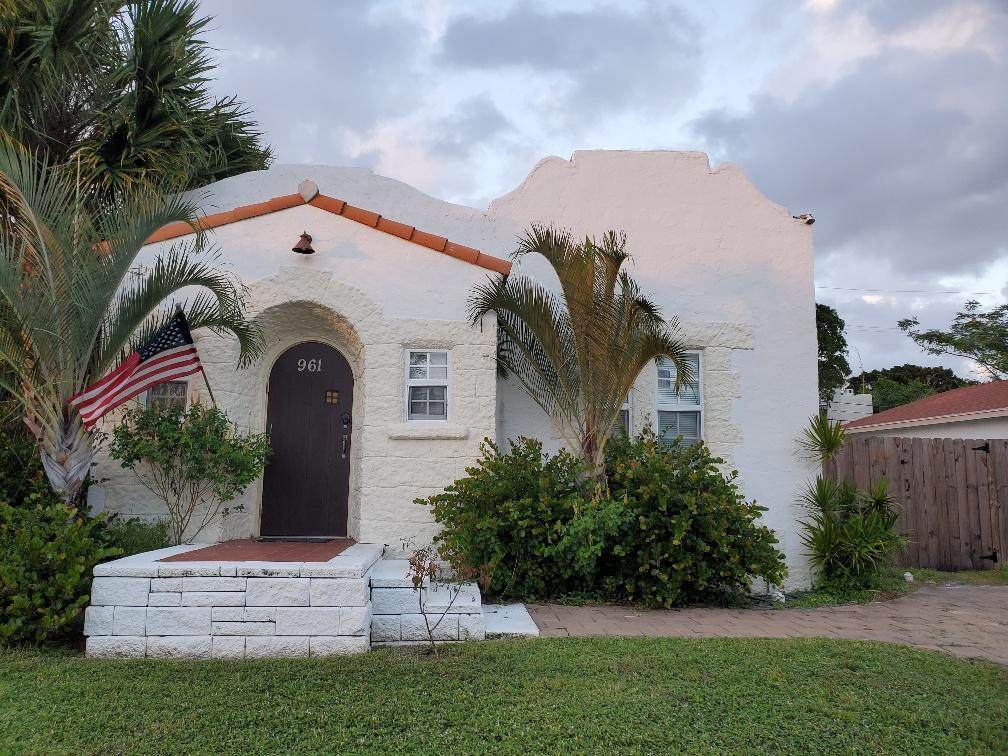 961 39th Street - Photo 1