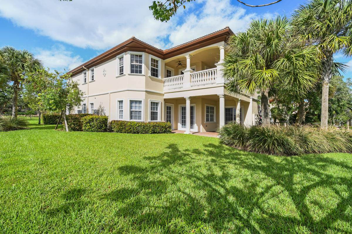 206 Tresana Boulevard - Photo 1
