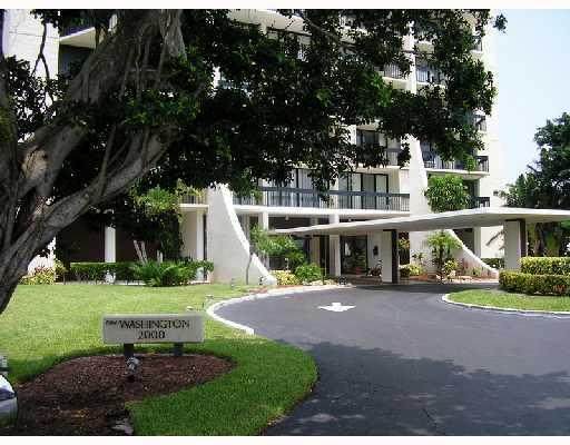 2000 Presidential Way - Photo 1
