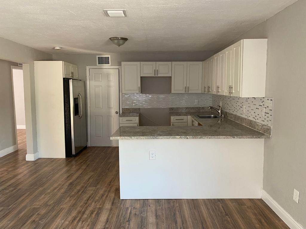 1105 34th Street - Photo 1