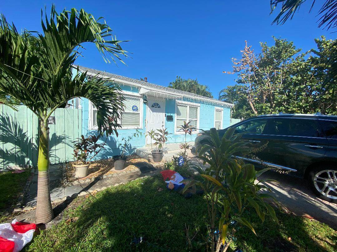 515 Colonial - Photo 1