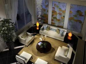 550 Okeechobee Boulevard - Photo 1