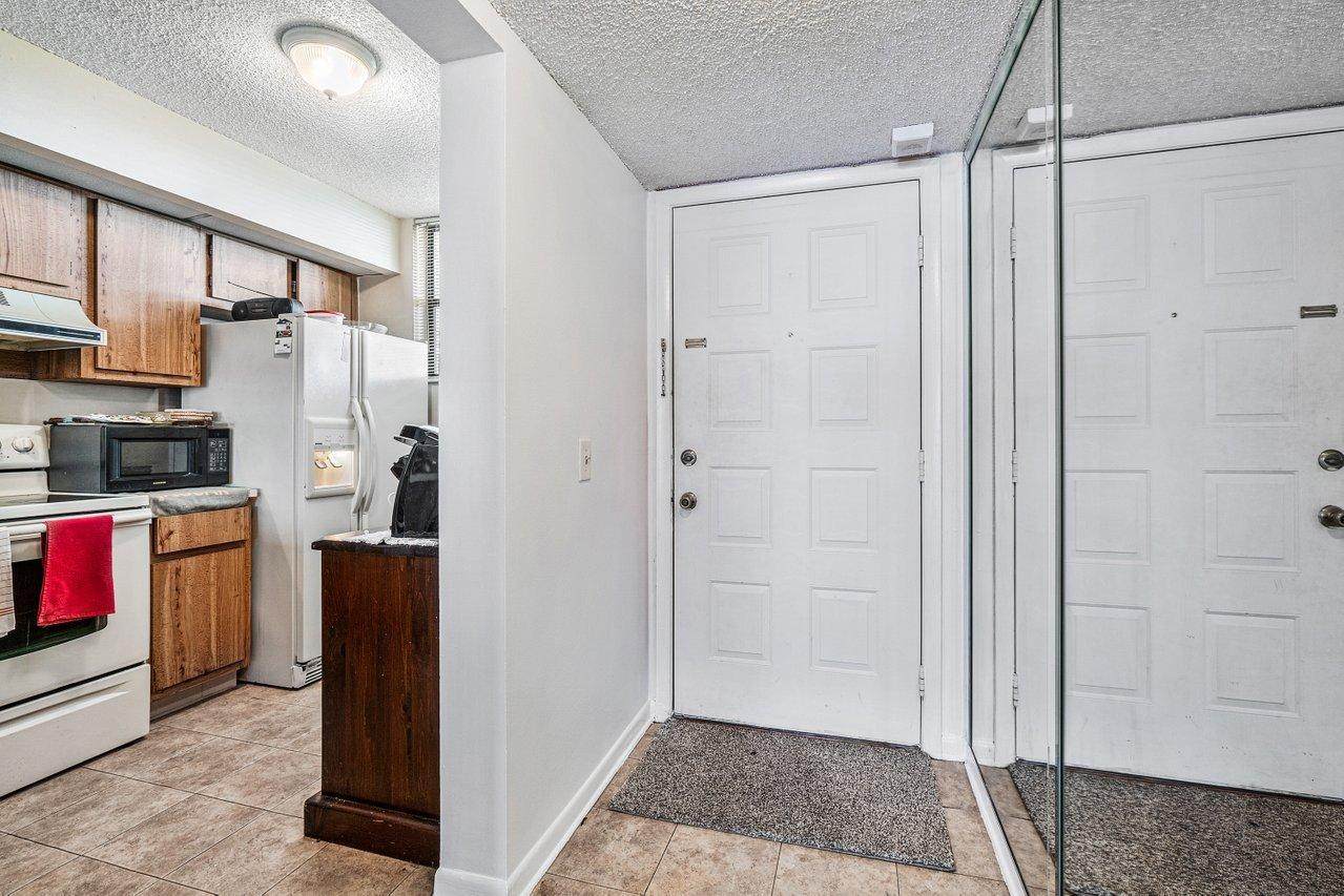 113 Lake Emerald Drive - Photo 1