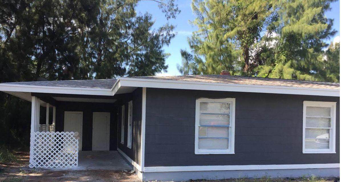 2607 Royal Palm Circle - Photo 1