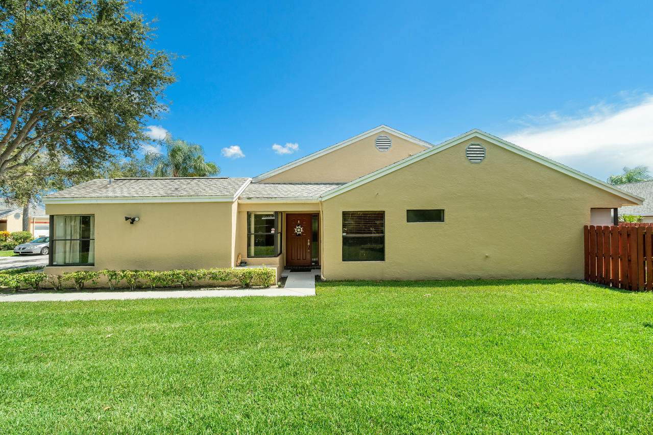 4581 Grand Cypress Road - Photo 1