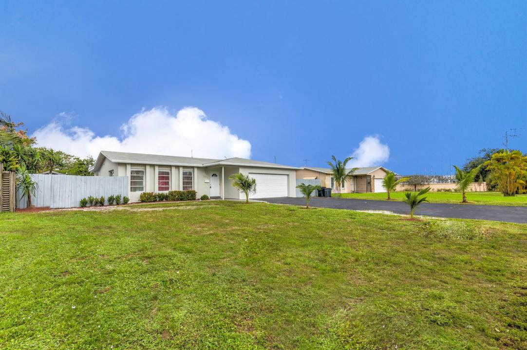 1011 45 Street - Photo 1