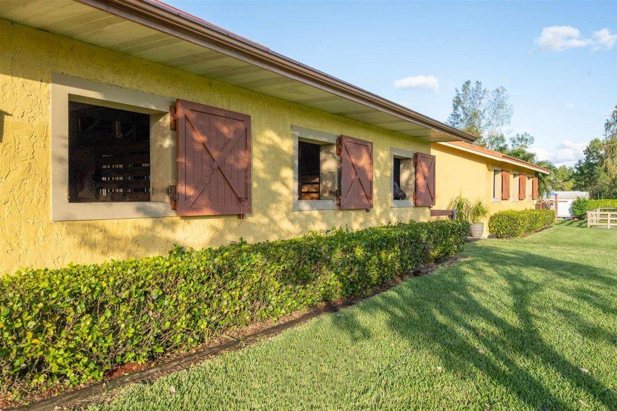 11861 Hawk Hollow - Photo 1